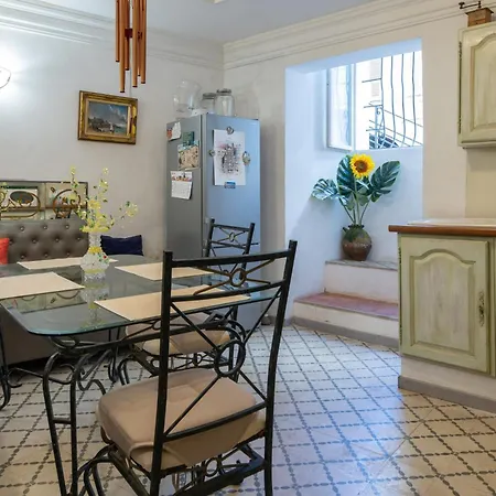 Dans Tour Du 16eme Siecle Apartmán