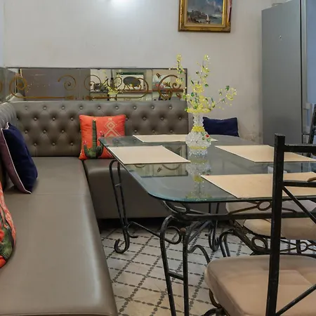 Dans Tour Du 16eme Siecle Apartmán
