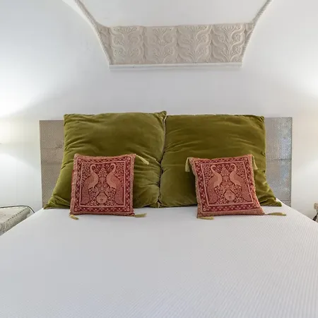 Dans Tour Du 16eme Siecle Bastia (Corsica)