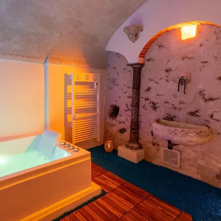 Dans Tour Du 16eme Siecle Apartmán