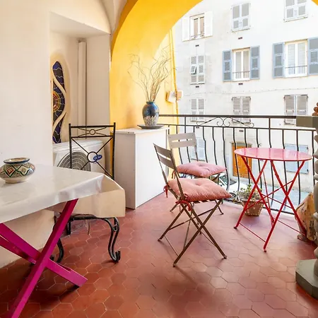 Dans Tour Du 16eme Siecle Apartmán Bastia (Corsica)